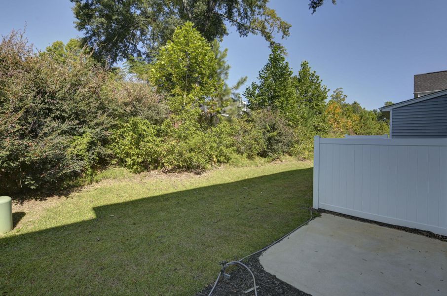 Natural landscape and outdoor views near Kensington Place Townhomes in Lexington (Image 41).