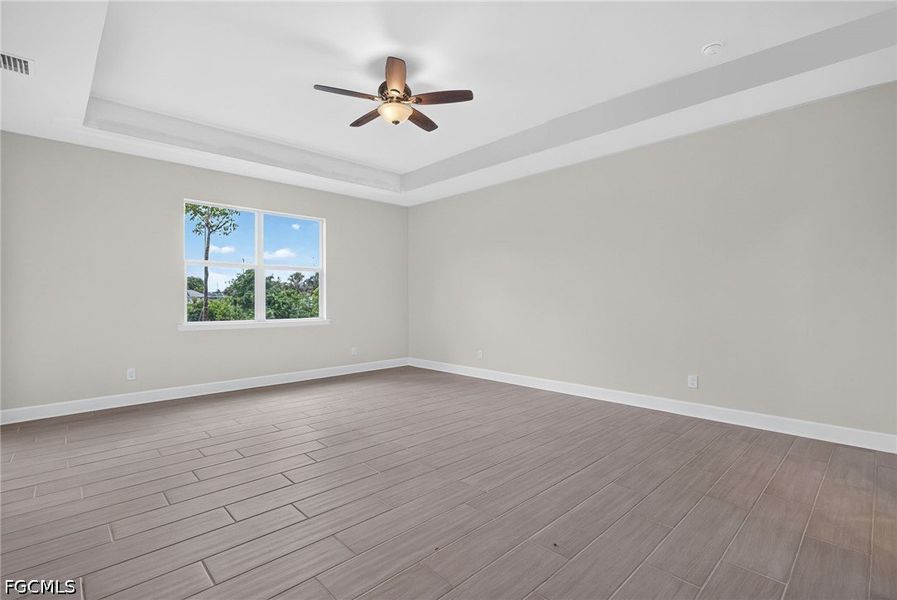 Spacious, unfurnished interior of a new home in Cape Coral, Cape Coral (Image 20). Spacious, unfurnished interior of a new home in Cape Coral, Cape Coral (Image 20).