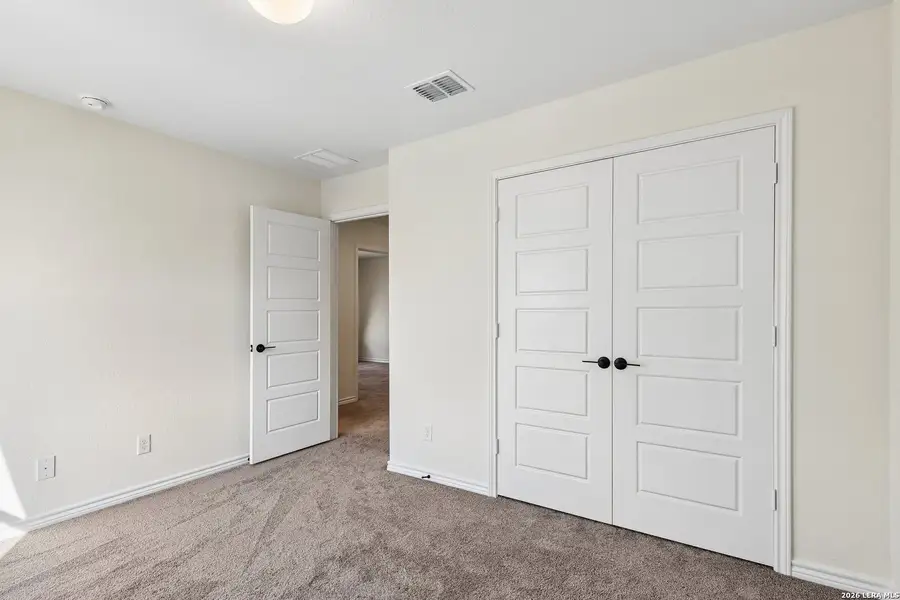 Spacious, unfurnished interior of a new home in , San Antonio (Image 26).