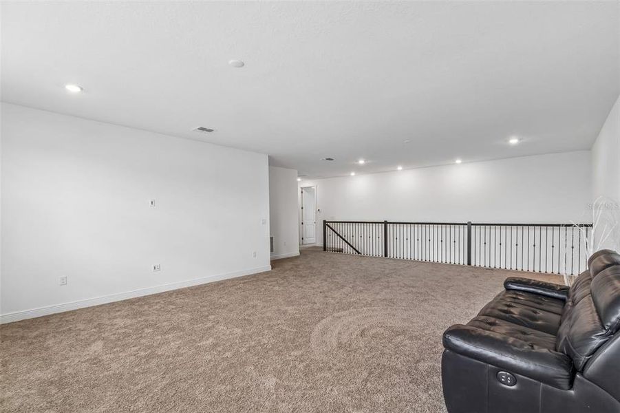 Spacious, unfurnished interior of a new home in , Orlando (Image 29).
