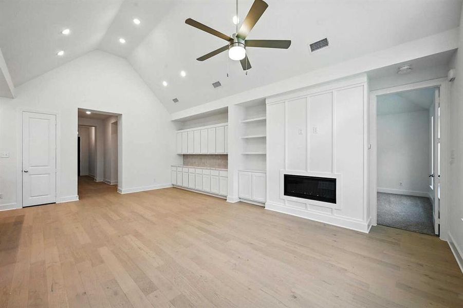 Spacious, unfurnished interior of a new home in Heritage Ranch: 50ft. lots, Sherman (Image 23). Spacious, unfurnished interior of a new home in Heritage Ranch: 50ft. lots, Sherman (Image 23).