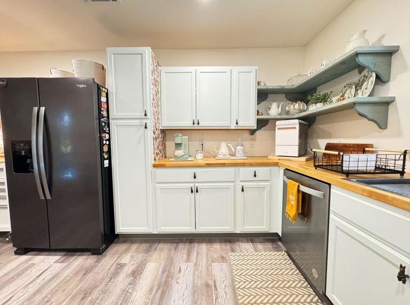 Furnished interior view inside a new home in , Waco (Image 11).