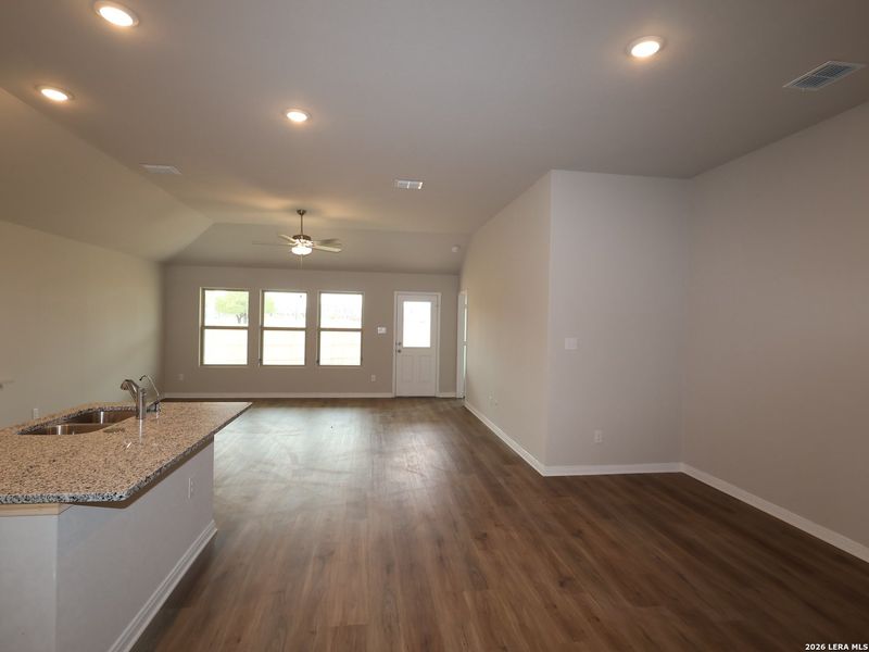 Spacious, unfurnished interior of a new home in Verano Farms, Von Ormy (Image 16).