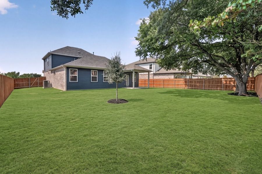 Exterior details and patio area of a home in Lisso, Pflugerville (Image 3).