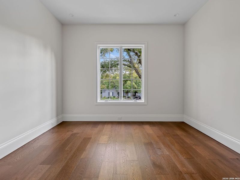 Spacious, unfurnished interior of a new home in , San Antonio (Image 17).