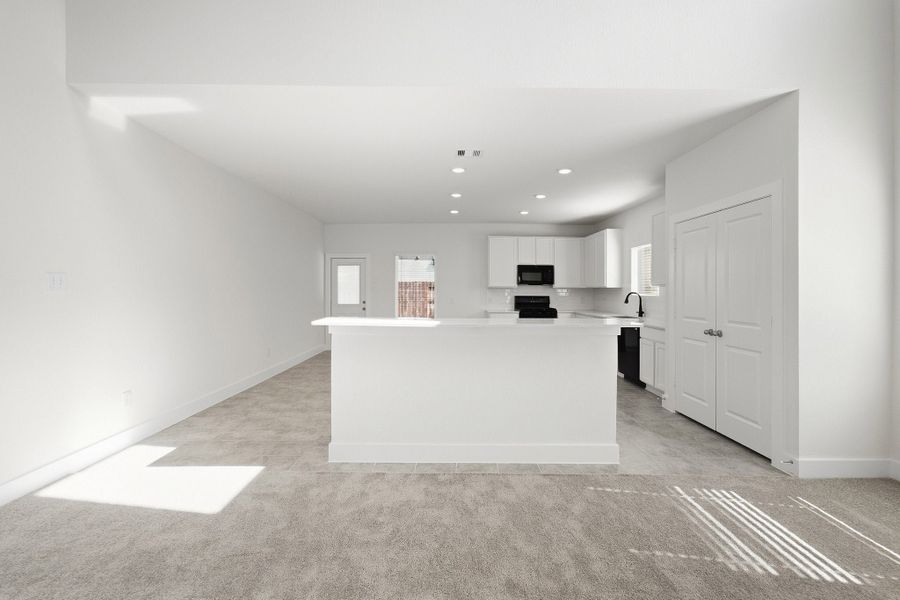 Spacious, unfurnished interior of a new home in Pecan Estates, Crosby (Image 50).