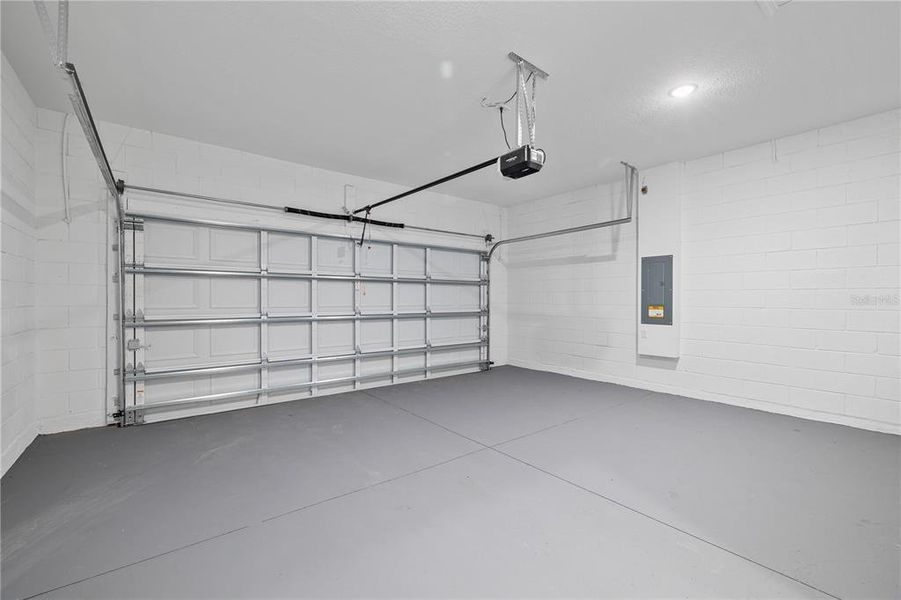 Spacious, unfurnished interior of a new home in , Citrus Springs (Image 28). Spacious, unfurnished interior of a new home in , Citrus Springs (Image 28).