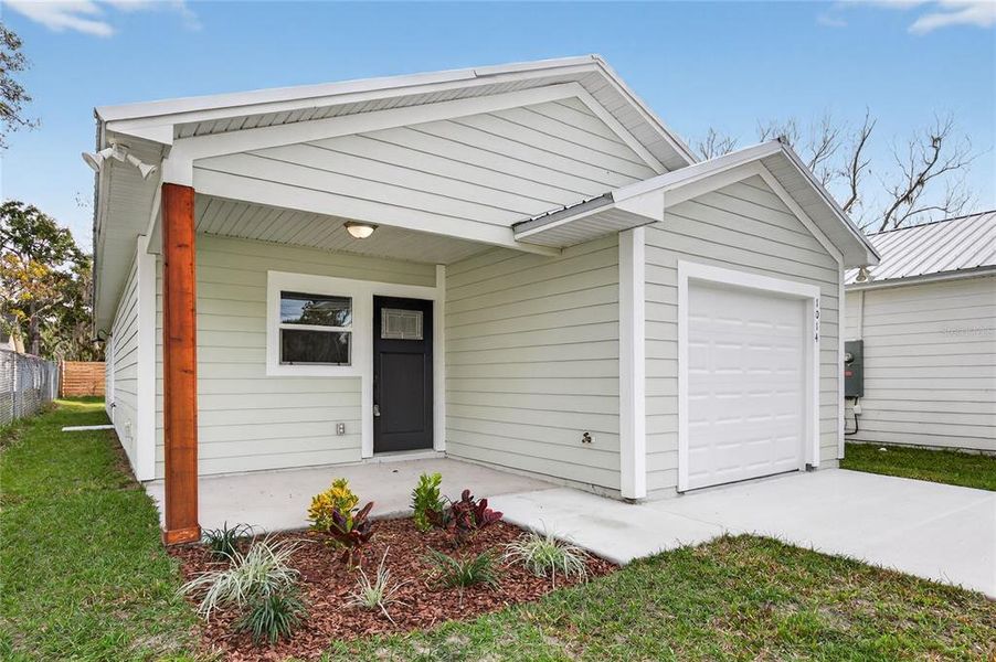 Exterior details and patio area of a home in , Eustis (Image 3). Exterior details and patio area of a home in , Eustis (Image 3).