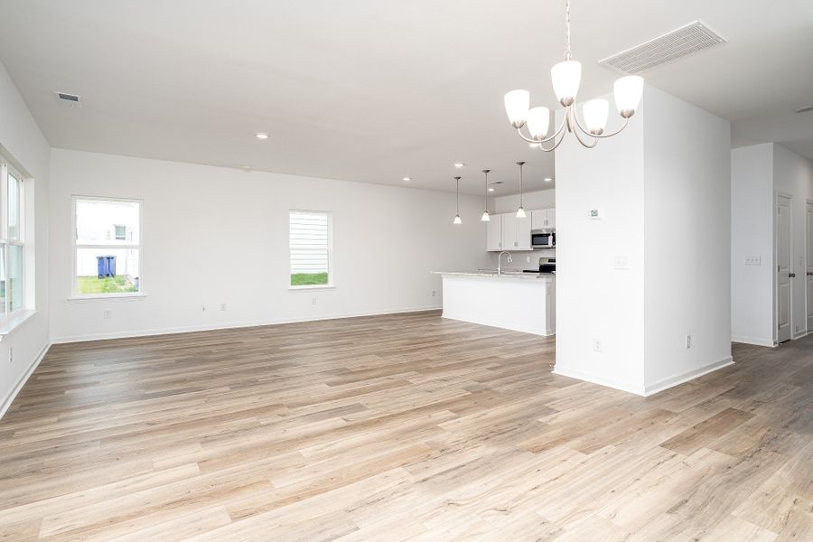 Spacious, unfurnished interior of a new home in Ridgewood, Shelbyville (Image 24).