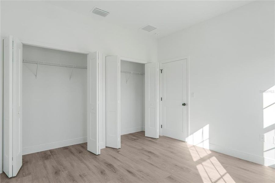 Spacious, unfurnished interior of a new home in , Citrus Springs (Image 34).