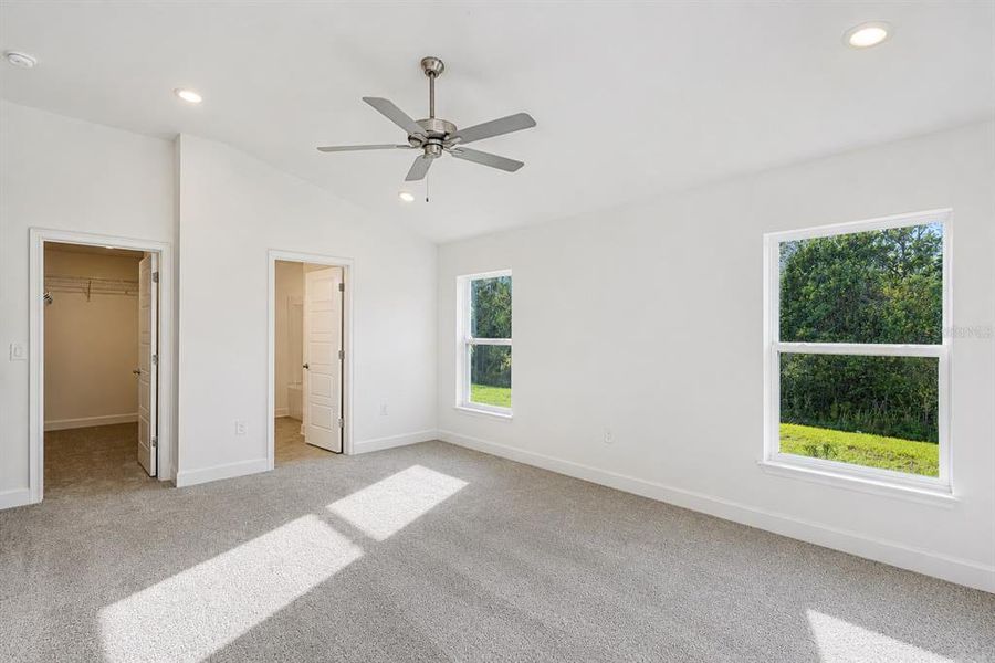 Spacious, unfurnished interior of a new home in Harmony Central, St. Cloud (Image 24).
