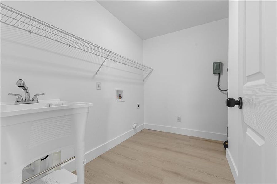 Spacious, unfurnished interior of a new home in , Austell (Image 23).