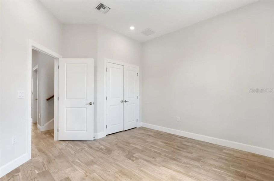 Spacious, unfurnished interior of a new home in Seahaven, Punta Gorda (Image 18).