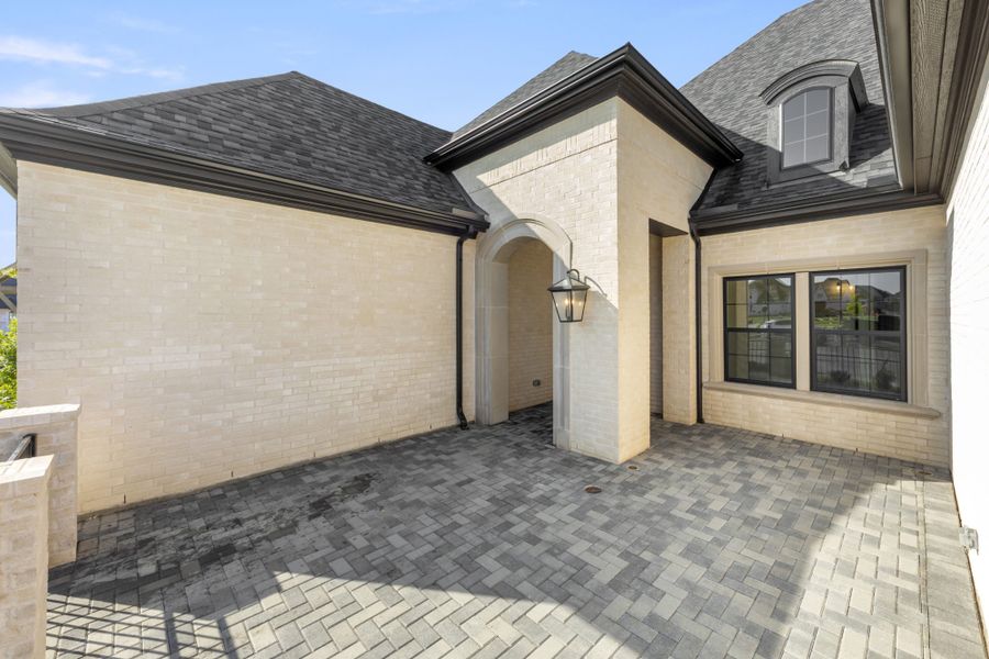 Representative exterior details of a home built from the 5521 by Tradition Homes in Windsong Ranch, Prosper (Image 3).