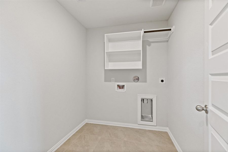 Spacious, unfurnished interior of a new home in Oakwood Estates, Waller (Image 20).