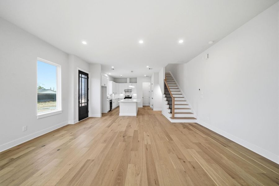 Spacious, unfurnished interior of a new home in , Houston (Image 40).