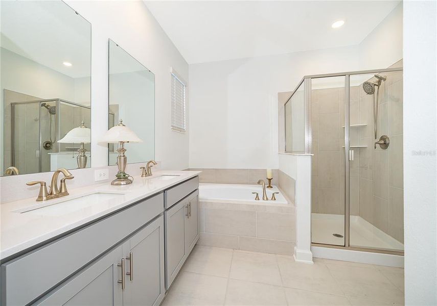 Furnished interior view inside a new home in , Davenport (Image 15).