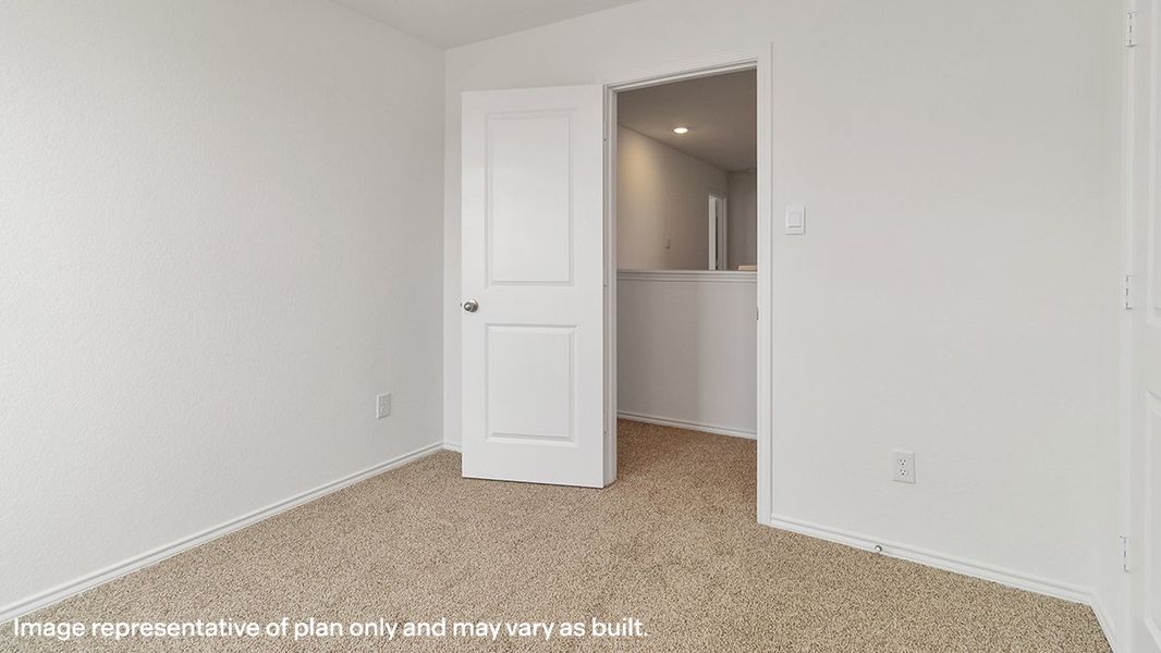 Spacious, unfurnished interior of a new home in Lucero, San Antonio (Image 19).