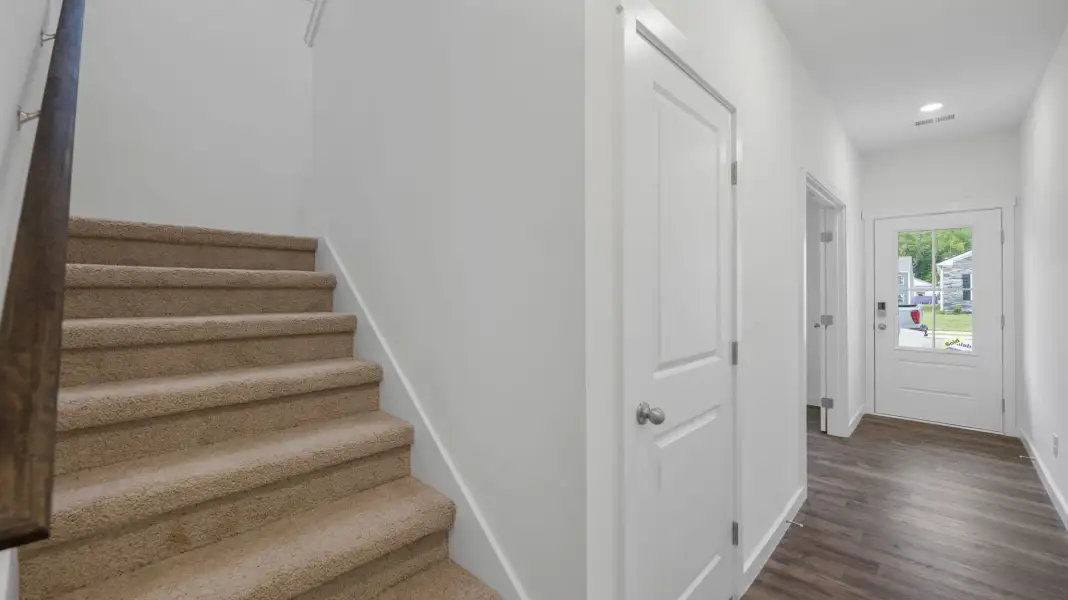 Spacious, unfurnished interior of a new home in Hawks Landing, Apison (Image 15).