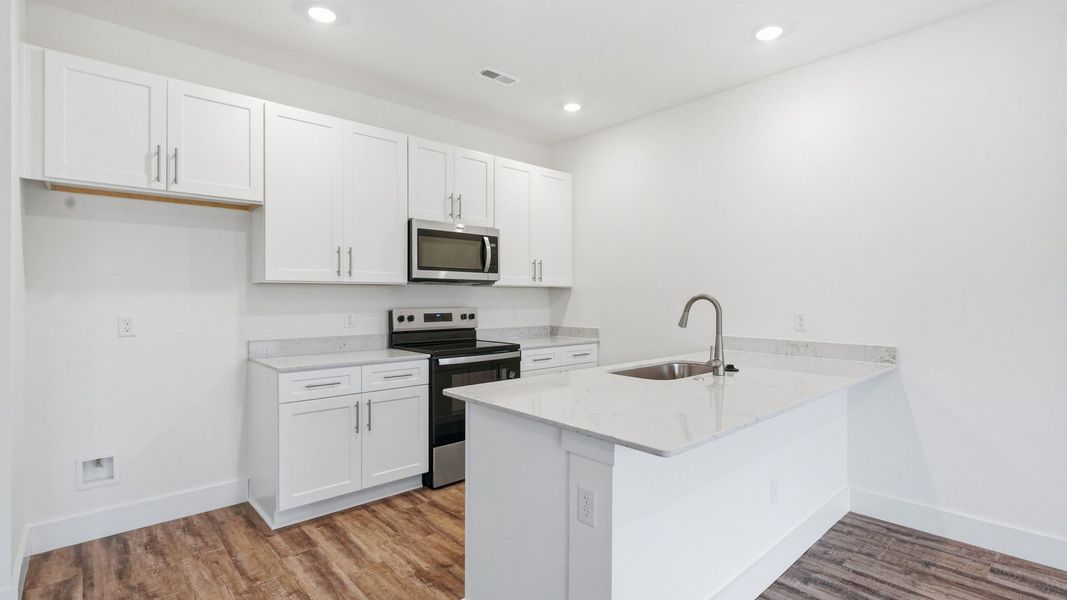 Furnished interior view inside a new home in Fieldcrest Acres Townhomes, Blountville (Image 6).