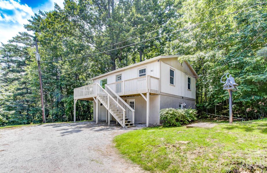 Second home/living quarters on property Second home/living quarters on property