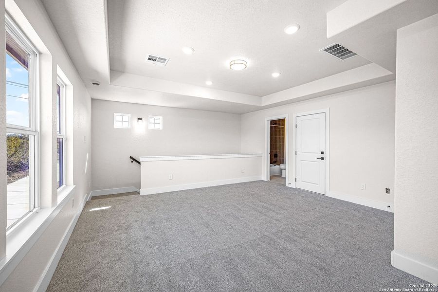 Spacious, unfurnished interior of a new home in , Spring Branch (Image 28).