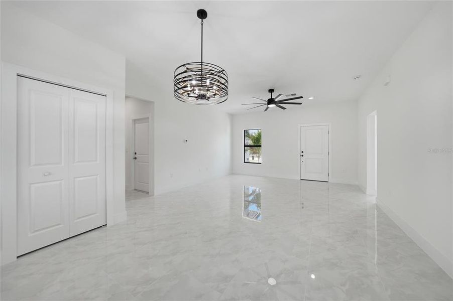 Spacious, unfurnished interior of a new home in , Port Charlotte (Image 16).