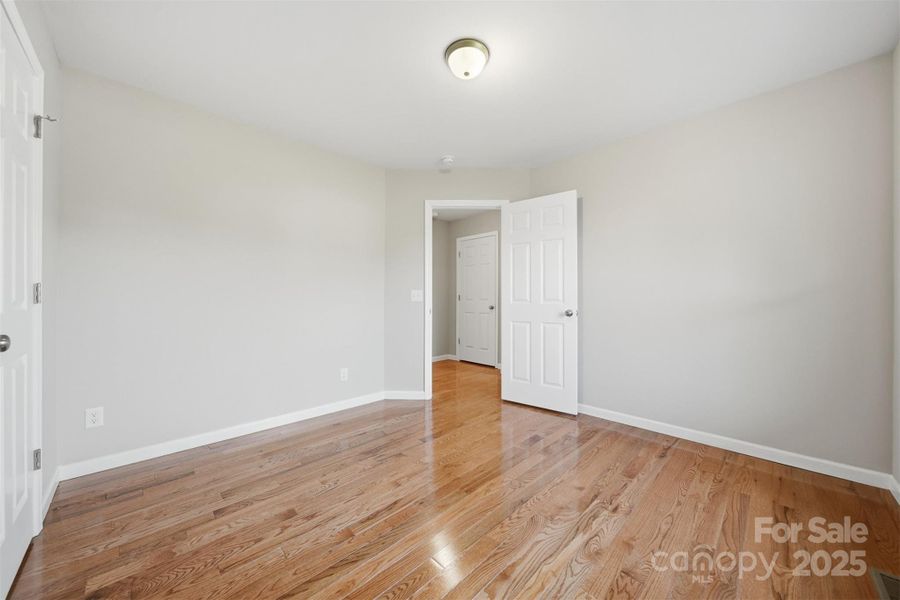 Spacious, unfurnished interior of a new home in , Granite Falls (Image 18).