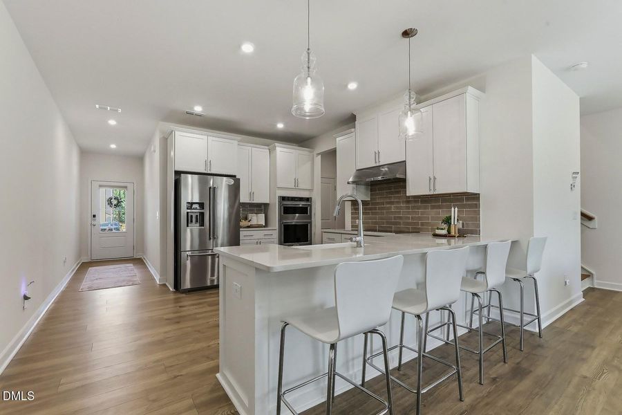 012-040-KitchenBreakfast Bar-1500x1000