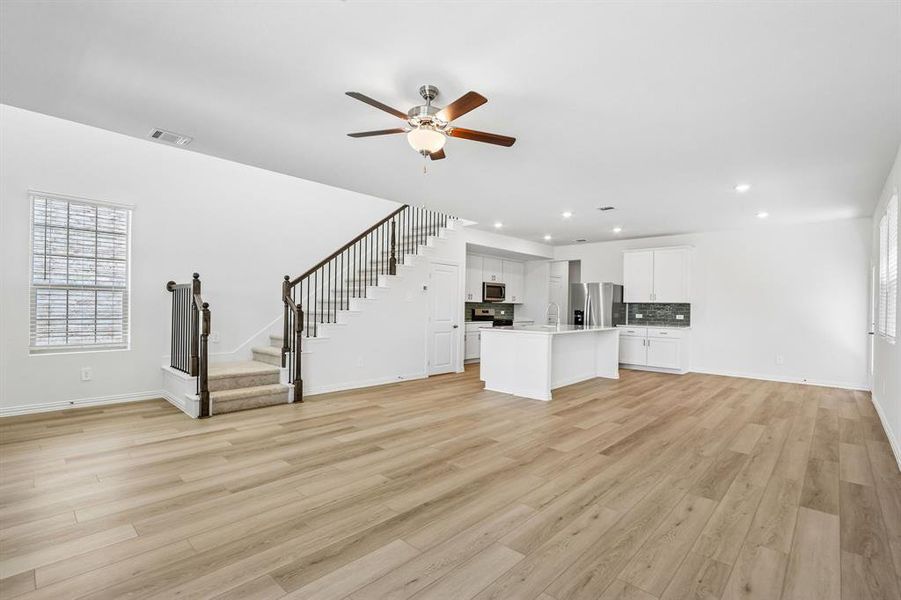 Spacious, unfurnished interior of a new home in Oak Ridge Park, Corinth (Image 27).