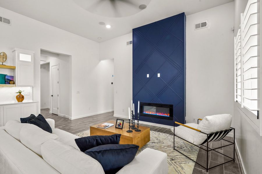 Furnished interior view inside a new home in Verdancia, El Paso (Image 10).