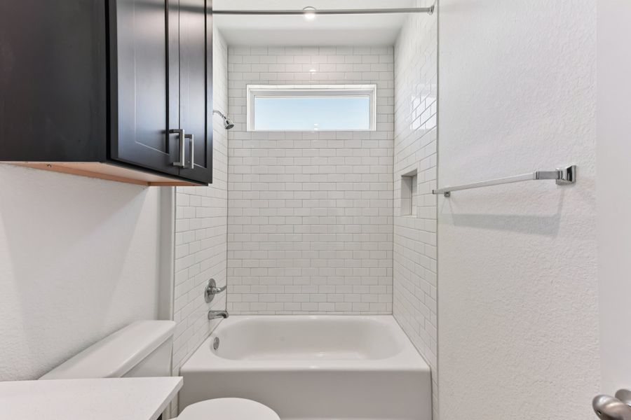 Furnished interior view inside a new home in Porter Country, Buda (Image 9).