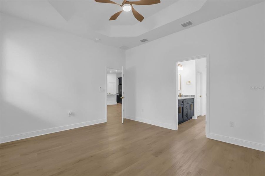 Spacious, unfurnished interior of a new home in , Deland (Image 14).
