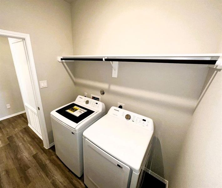 Full size washer & dryer included!