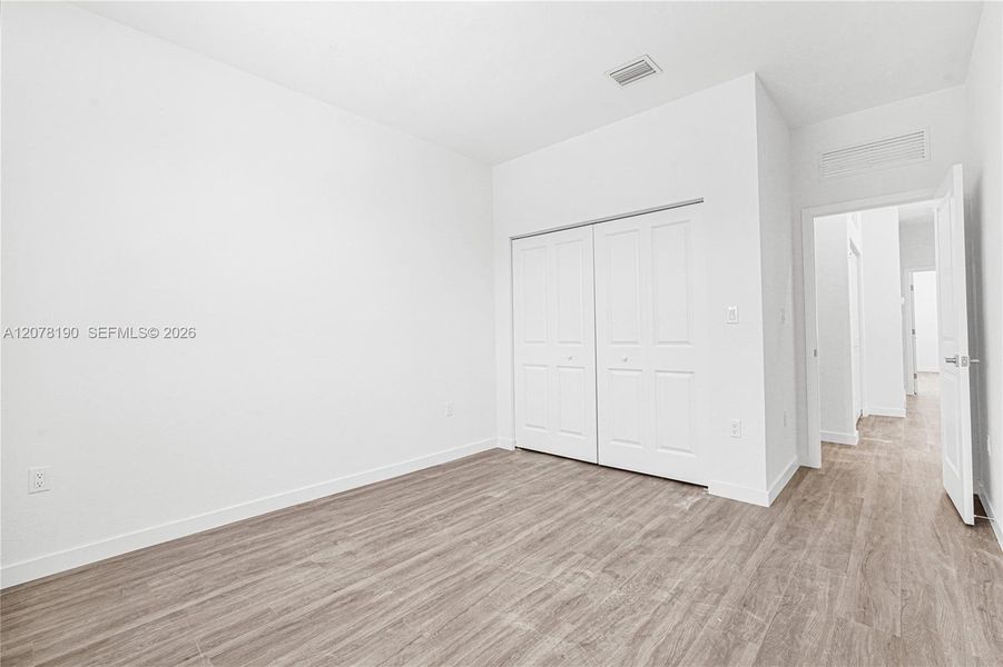Spacious, unfurnished interior of a new home in , Miami (Image 64).