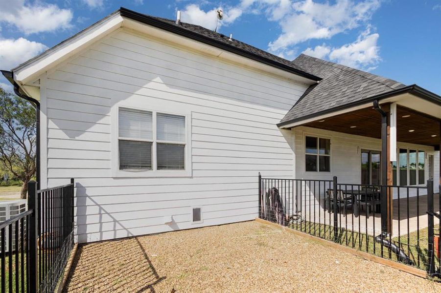 Front exterior of a new home in , Ennis, TX, highlighting curb appeal (Image 1). Front exterior of a new home in , Ennis, TX, highlighting curb appeal (Image 1).
