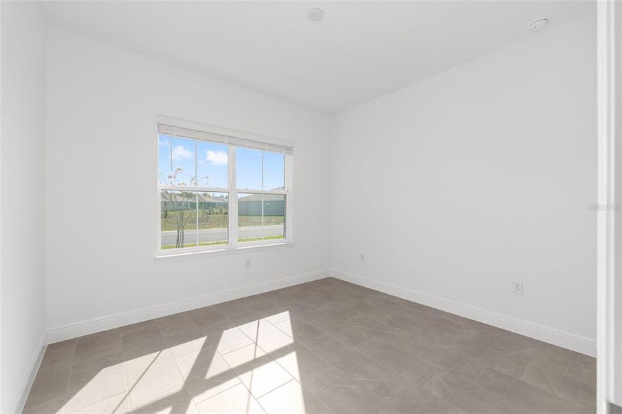 Spacious, unfurnished interior of a new home in , Ocala (Image 27).