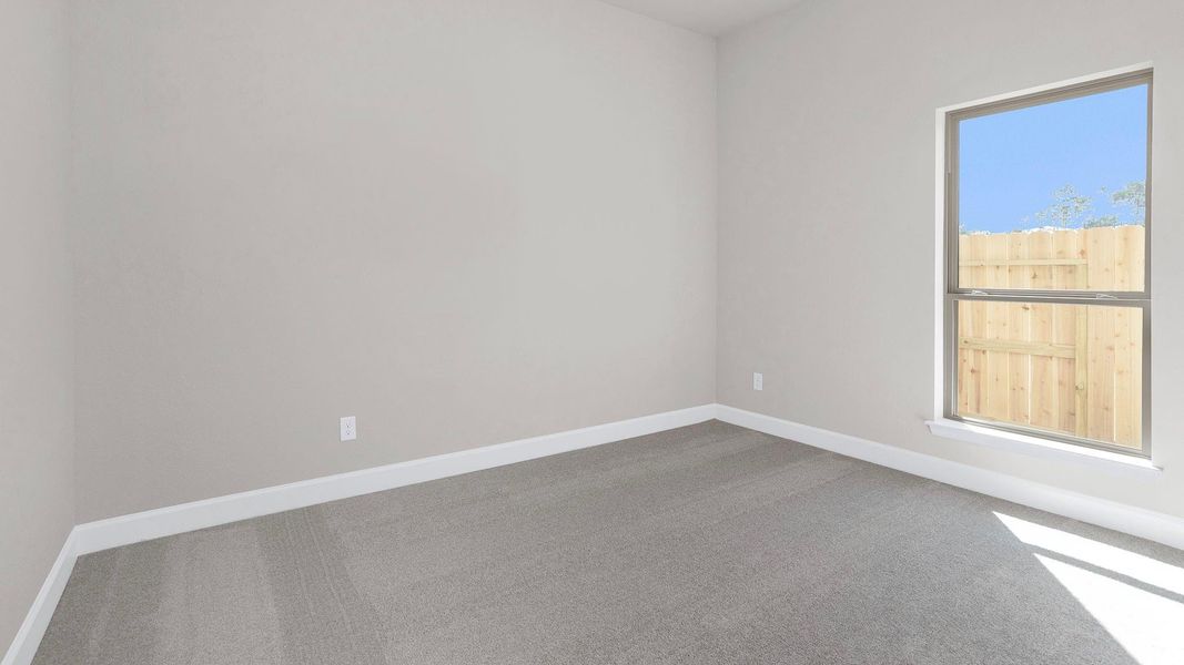 Spacious, unfurnished interior of a new home in Evergreen, Conroe (Image 16).