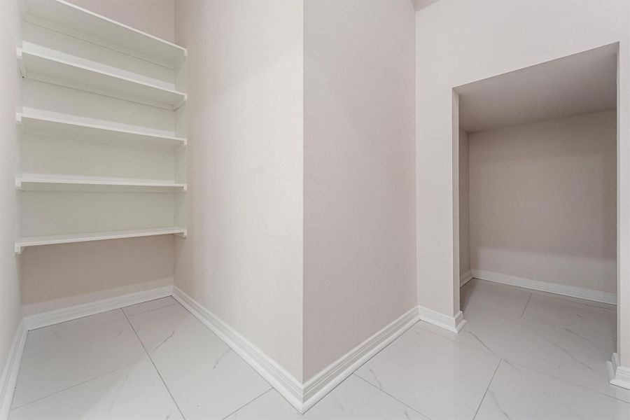 Spacious, unfurnished interior of a new home in , Houston (Image 11).