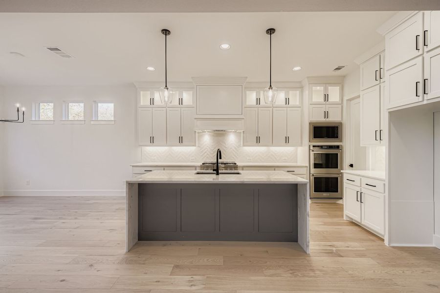 Plan 1643 kitchen representative photo