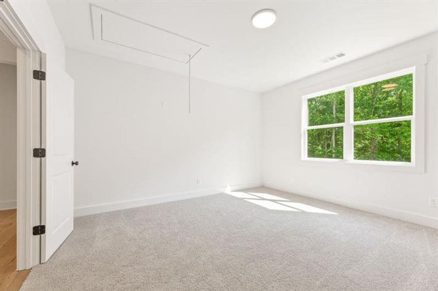 Spacious, unfurnished interior of a new home in White Post on Lake Lanier, Gainesville (Image 26).