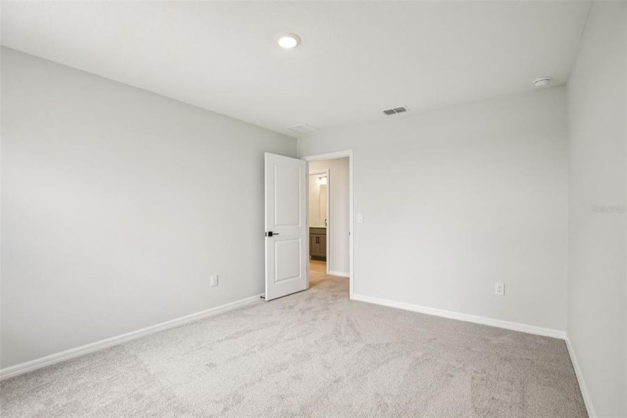 Spacious, unfurnished interior of a new home in Oakfield Trails, Parrish (Image 23).