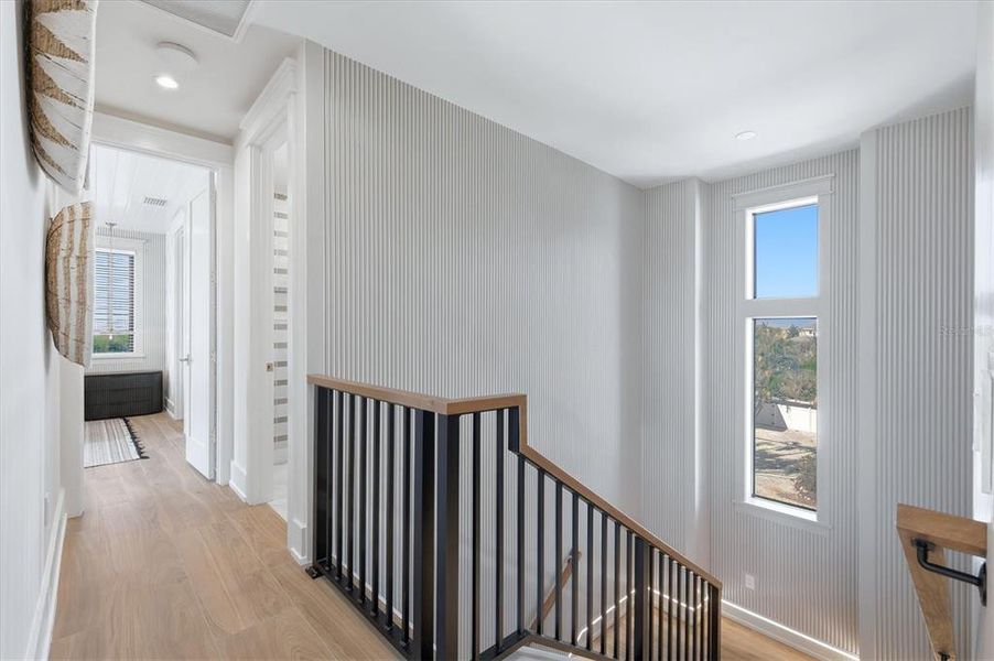 Spacious, unfurnished interior of a new home in , Anna Maria (Image 20).