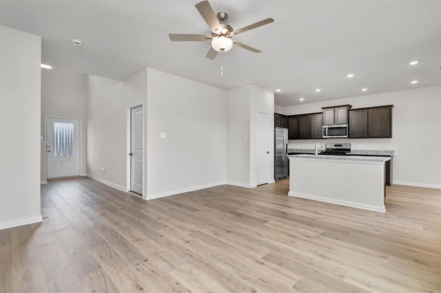 Spacious, unfurnished interior of a new home in Kingsborough, Crandall (Image 5).