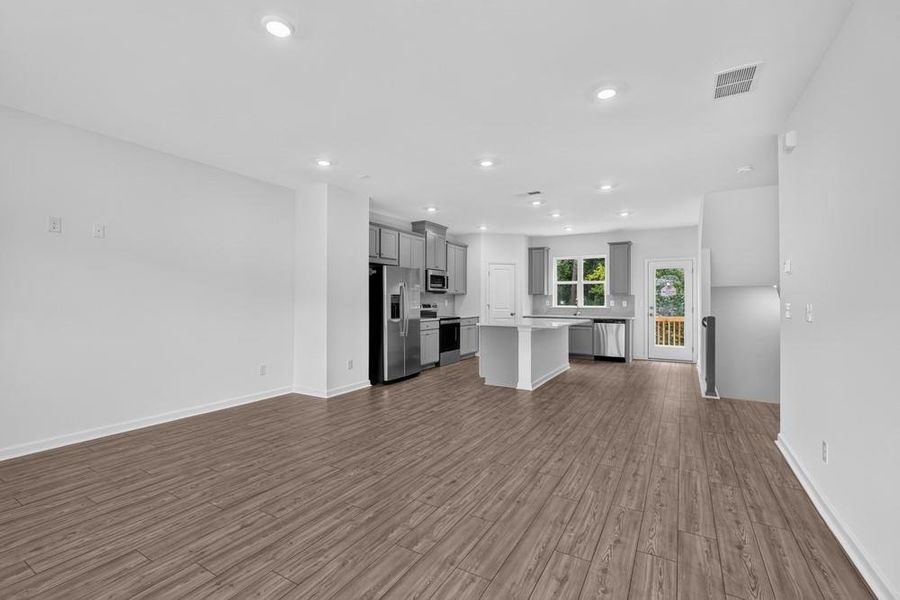 Spacious, unfurnished interior of a new home in Somerset at Veterans Memorial, Mableton (Image 27).