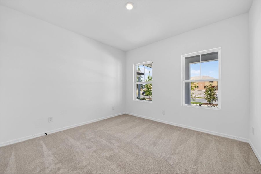 Spacious, unfurnished interior of a new home in Catamaran Cove, Rockledge (Image 12).
