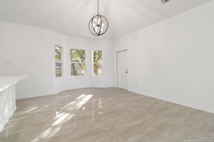Spacious, unfurnished interior of a new home in , San Antonio (Image 30).