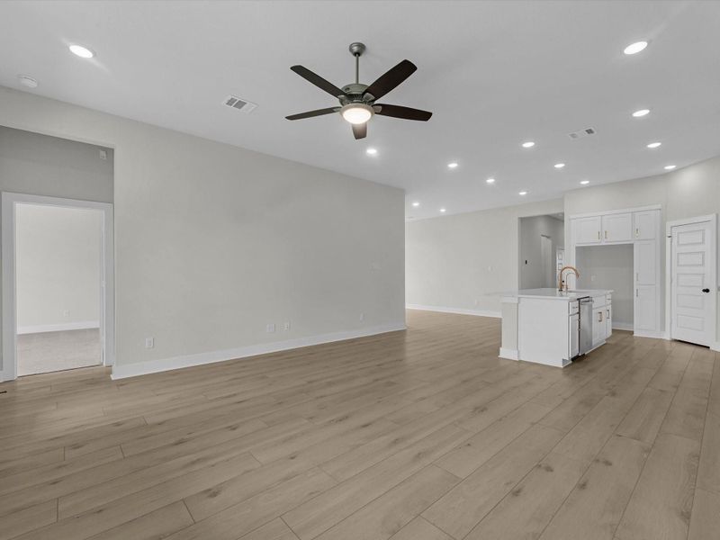 Spacious, unfurnished interior of a new home in Clopton Farms, Montgomery (Image 12).