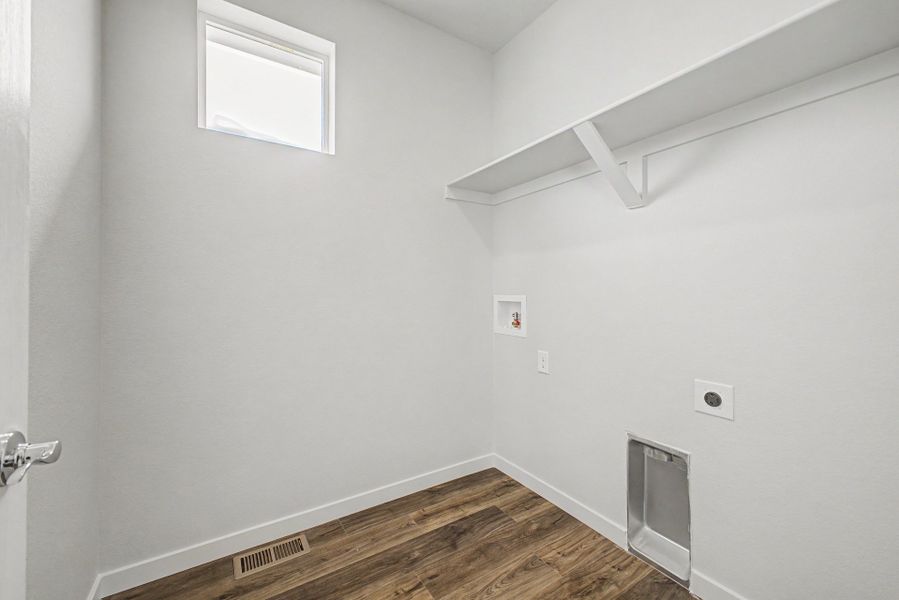 Spacious, unfurnished interior of a new home in Painted Prairie, Aurora (Image 37).