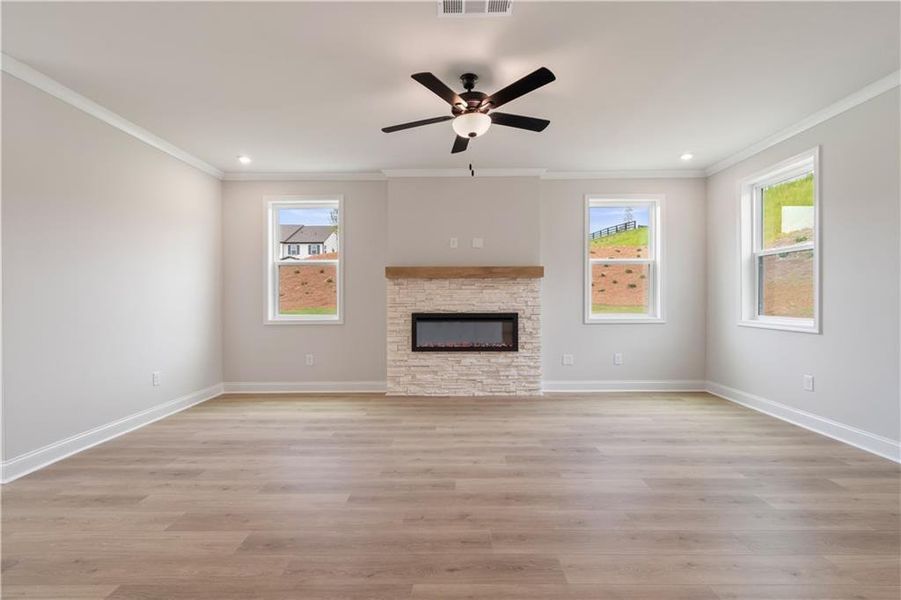 Spacious, unfurnished interior of a new home in Tiberon Woods, Cumming (Image 29).